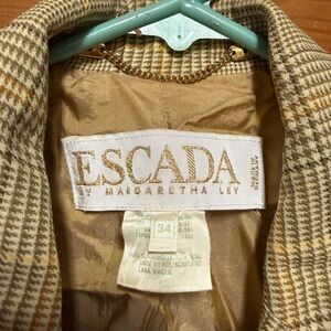Escada blazer Gold-Toned Fabric Detail